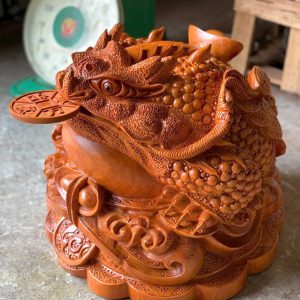 Tượng Cụ Cóc Thiềm Thừ Ngậm Tiền ViNuVi Mộc